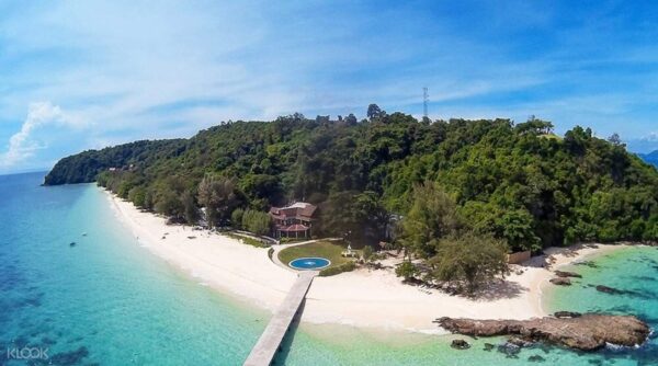 Maiton Island By Catamaran