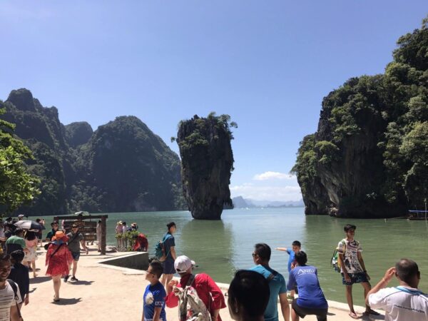 Jamesbond Island By Speedboat