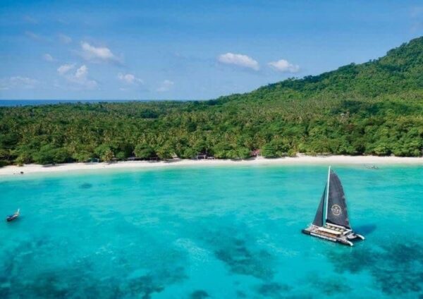 ทัวร์เกาะราชา เกาะเฮ แหลมพรหมเทพ (เรือยอร์ช)