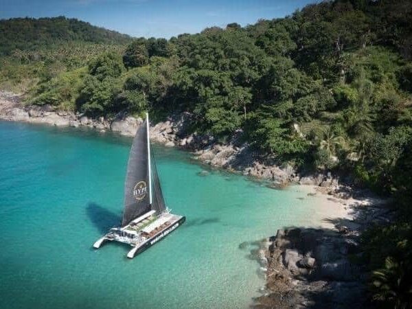 ทัวร์เกาะราชา เกาะเฮ แหลมพรหมเทพ (เรือยอร์ช)