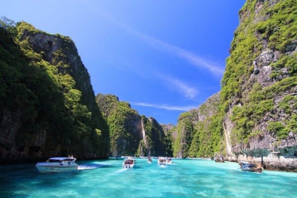 Phi Phi-Maya Bay -Bamboo Island-Rang Island by Speedboat