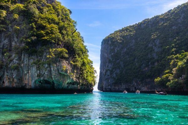 Phi Phi-Maya Bay -Bamboo Island-Rang Island by Speedboat
