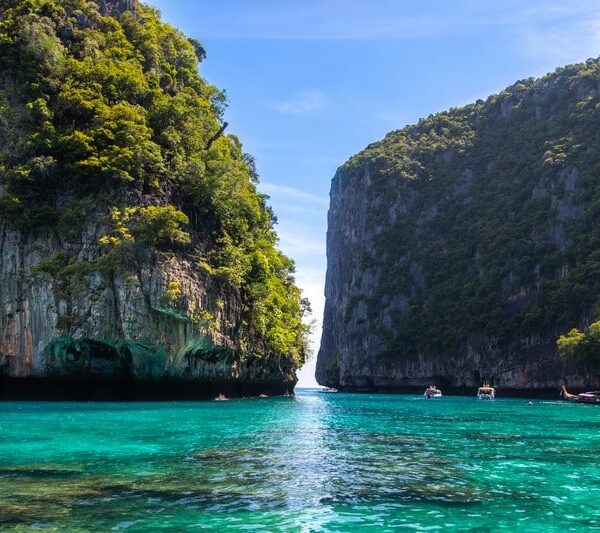 Phi Phi-Maya Bay -Bamboo Island-Rang Island by Speedboat