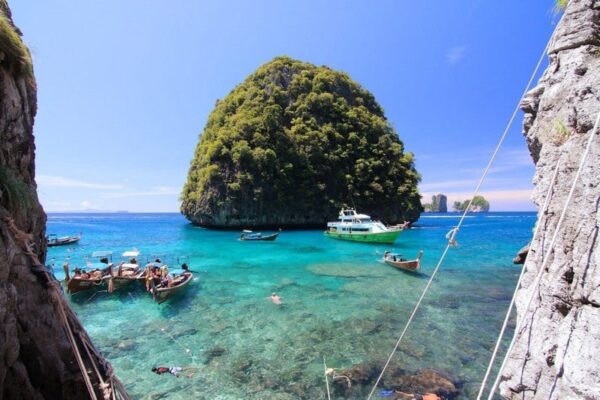 Phi Phi-Maya Bay -Bamboo Island-Rang Island by Speedboat
